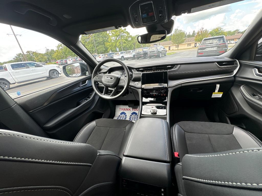 new 2024 Jeep Grand Cherokee L car, priced at $43,720