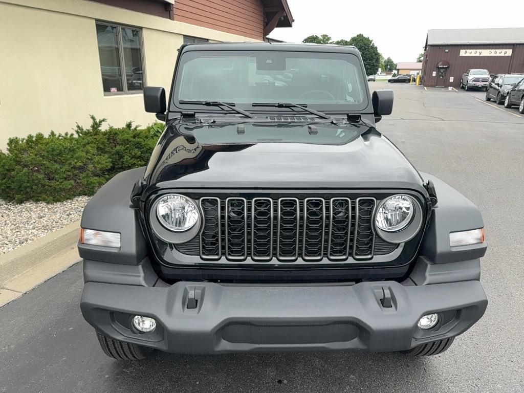 new 2025 Jeep Wrangler car, priced at $42,725