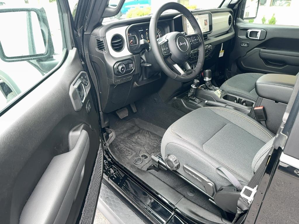 new 2025 Jeep Wrangler car, priced at $42,725