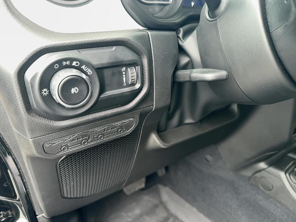 new 2025 Jeep Wrangler car, priced at $42,725