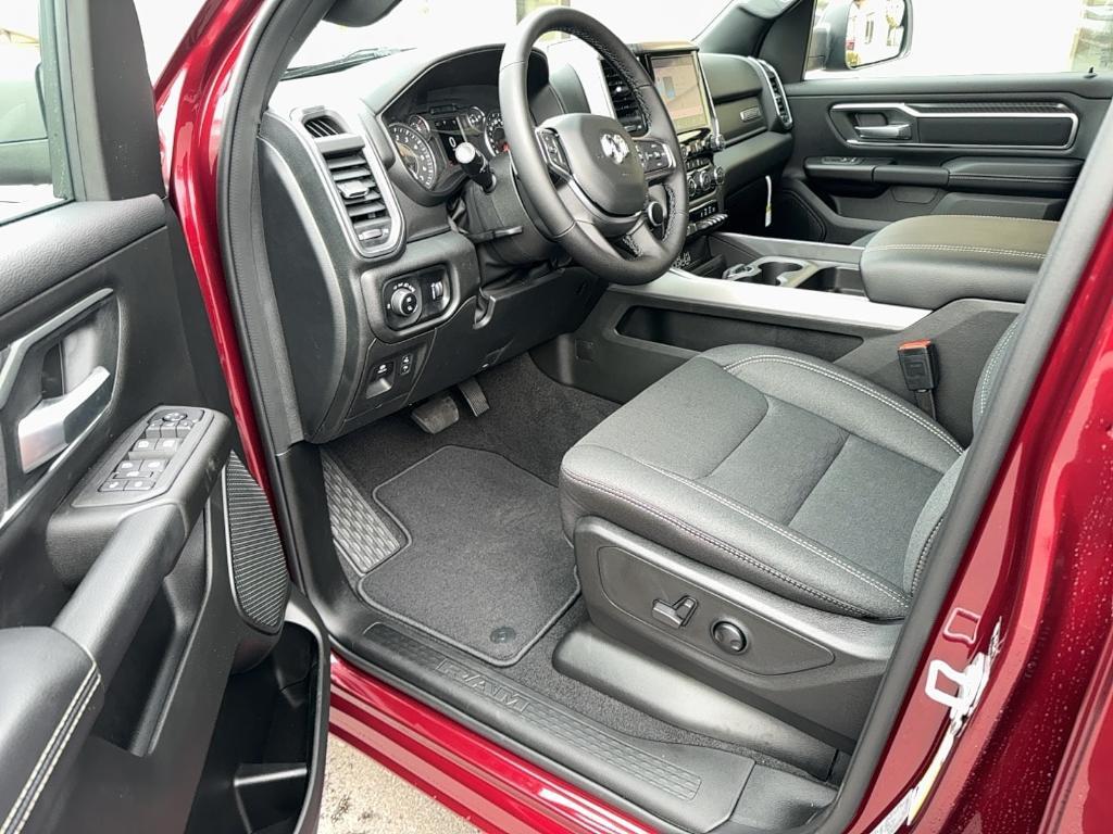 new 2025 Ram 1500 car, priced at $43,662