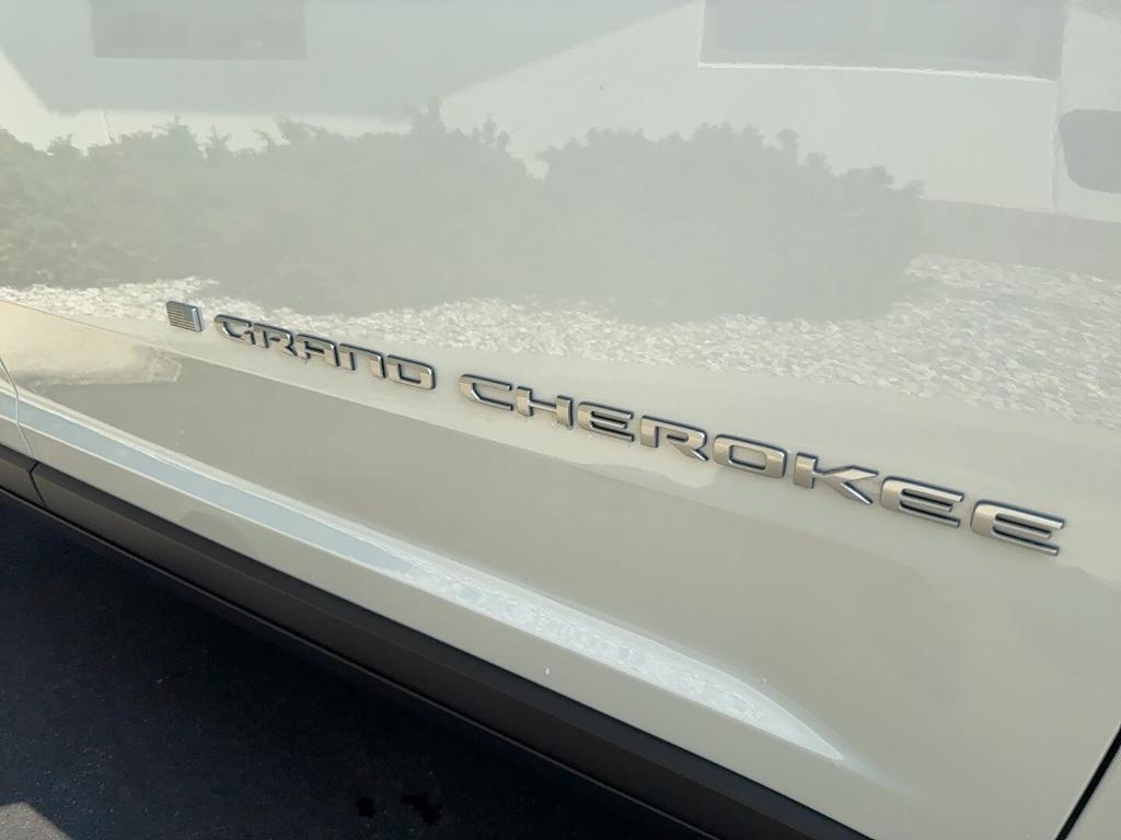 new 2025 Jeep Grand Cherokee L car, priced at $48,437