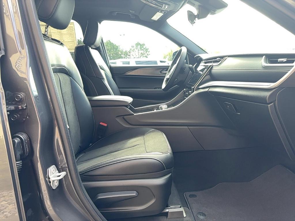 new 2025 Jeep Grand Cherokee car, priced at $37,724