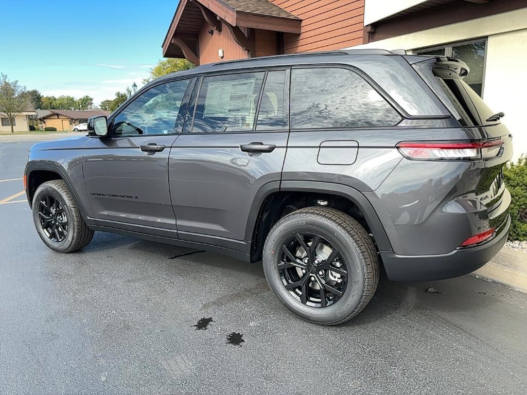 new 2025 Jeep Grand Cherokee car, priced at $37,724