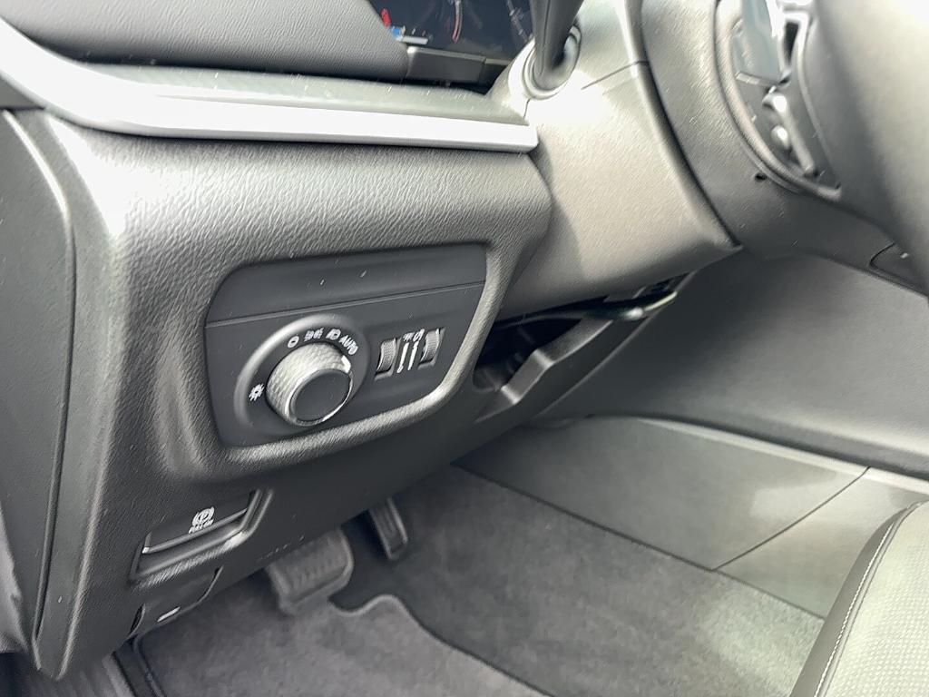 new 2025 Jeep Grand Cherokee car, priced at $37,724