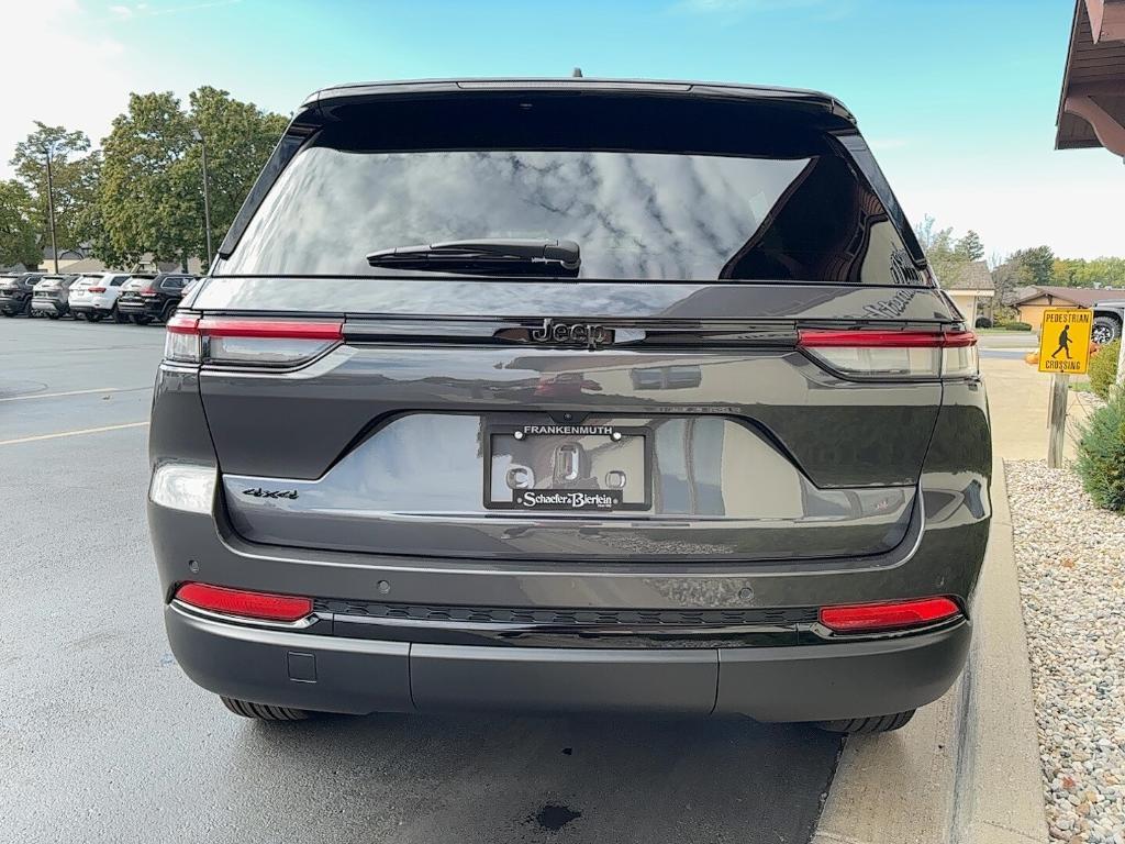 new 2025 Jeep Grand Cherokee car, priced at $37,724