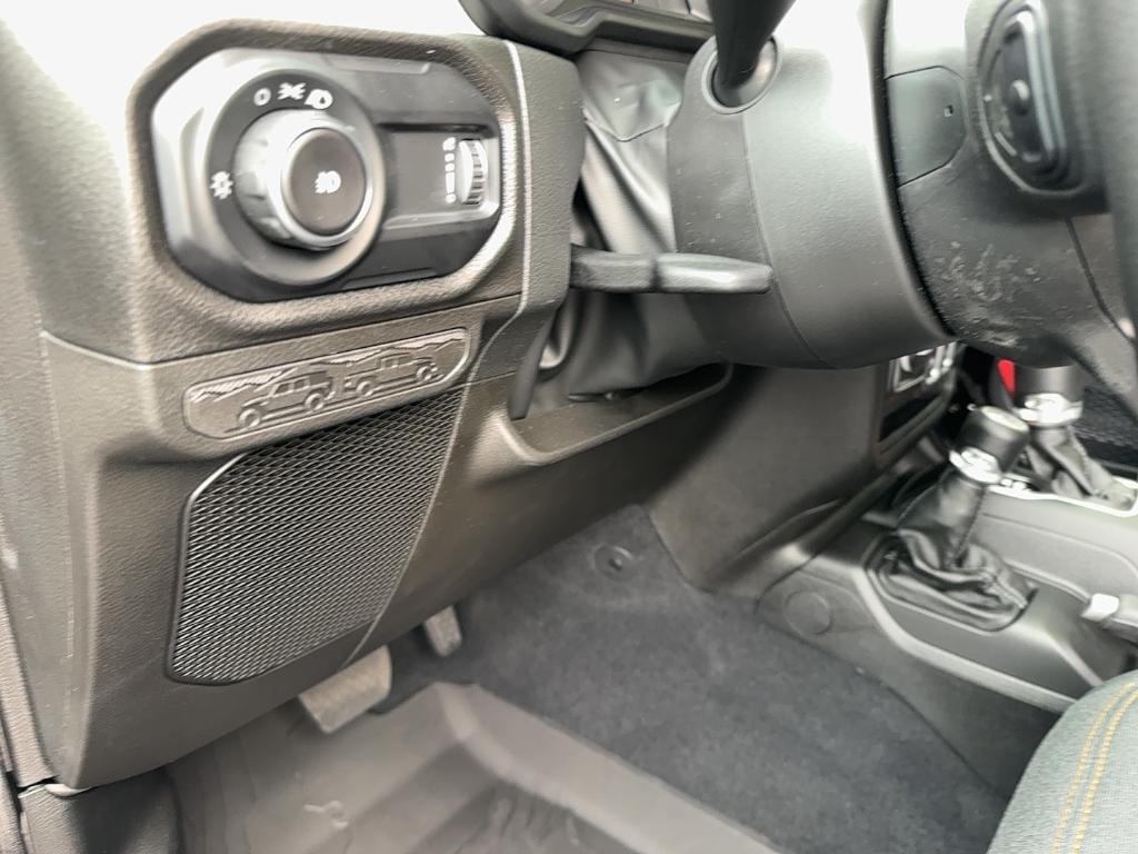 new 2025 Jeep Wrangler car, priced at $34,758