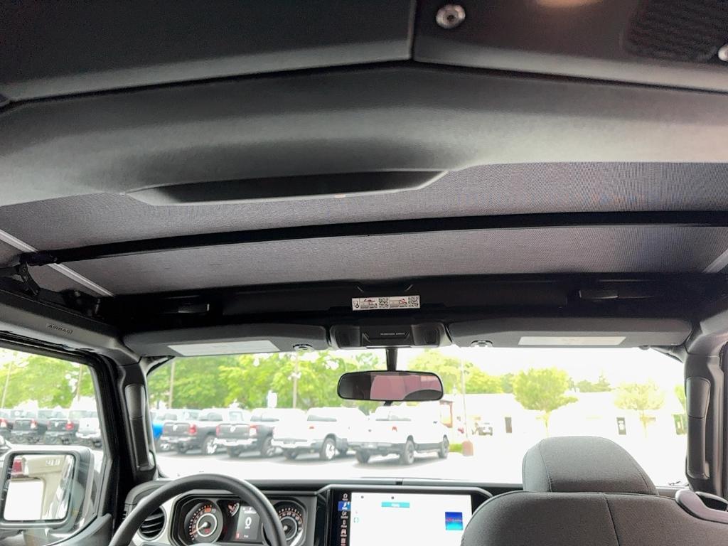 new 2025 Jeep Wrangler car, priced at $34,758