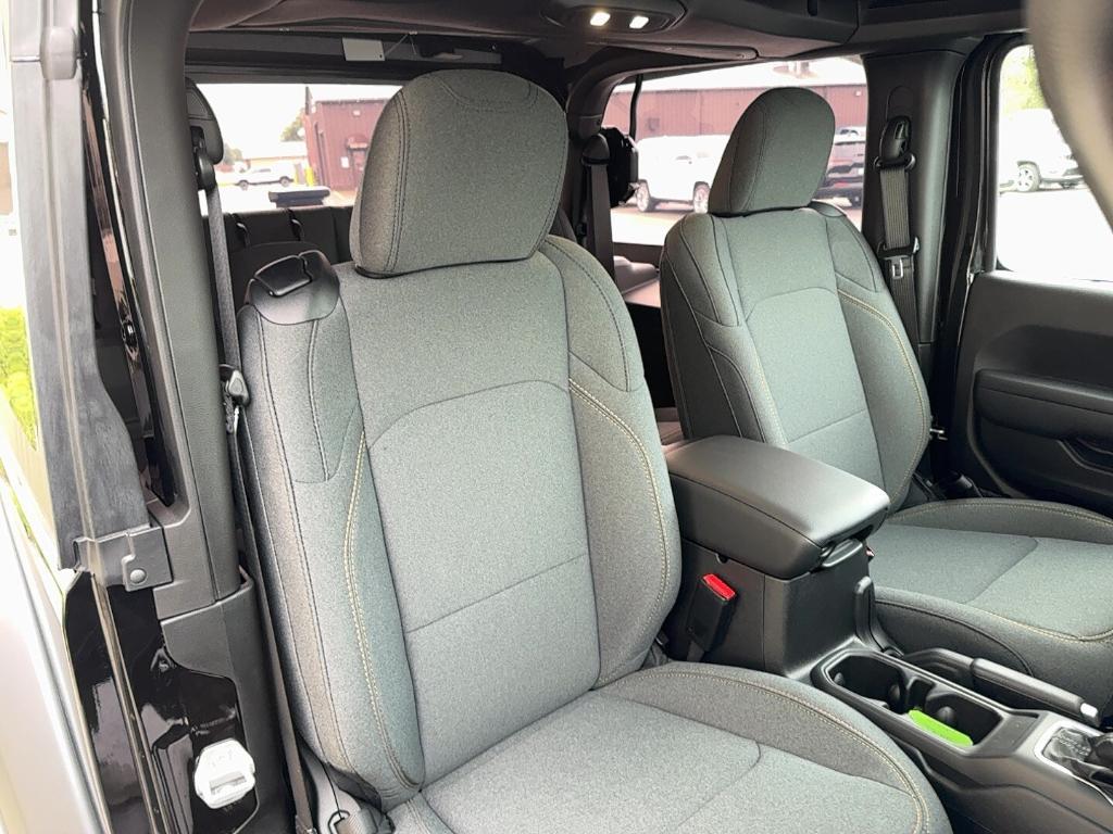 new 2025 Jeep Wrangler car, priced at $34,758
