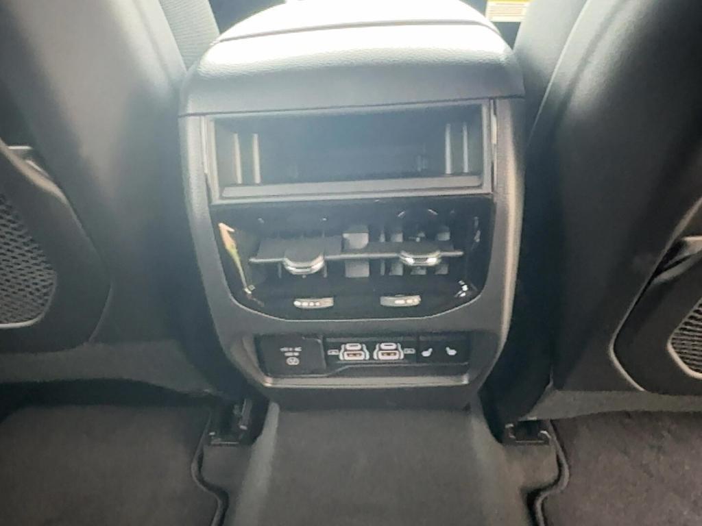 new 2025 Jeep Grand Cherokee car, priced at $40,124