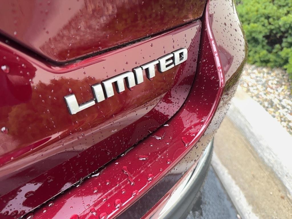 new 2025 Jeep Grand Cherokee car, priced at $40,124