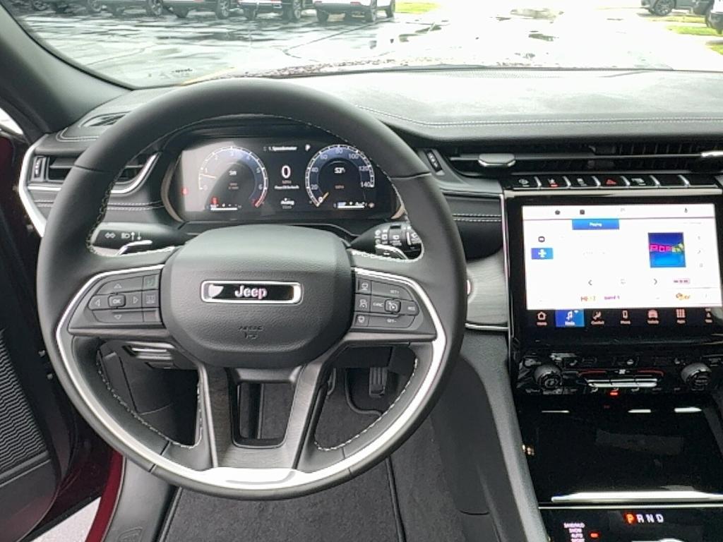 new 2025 Jeep Grand Cherokee car, priced at $40,124