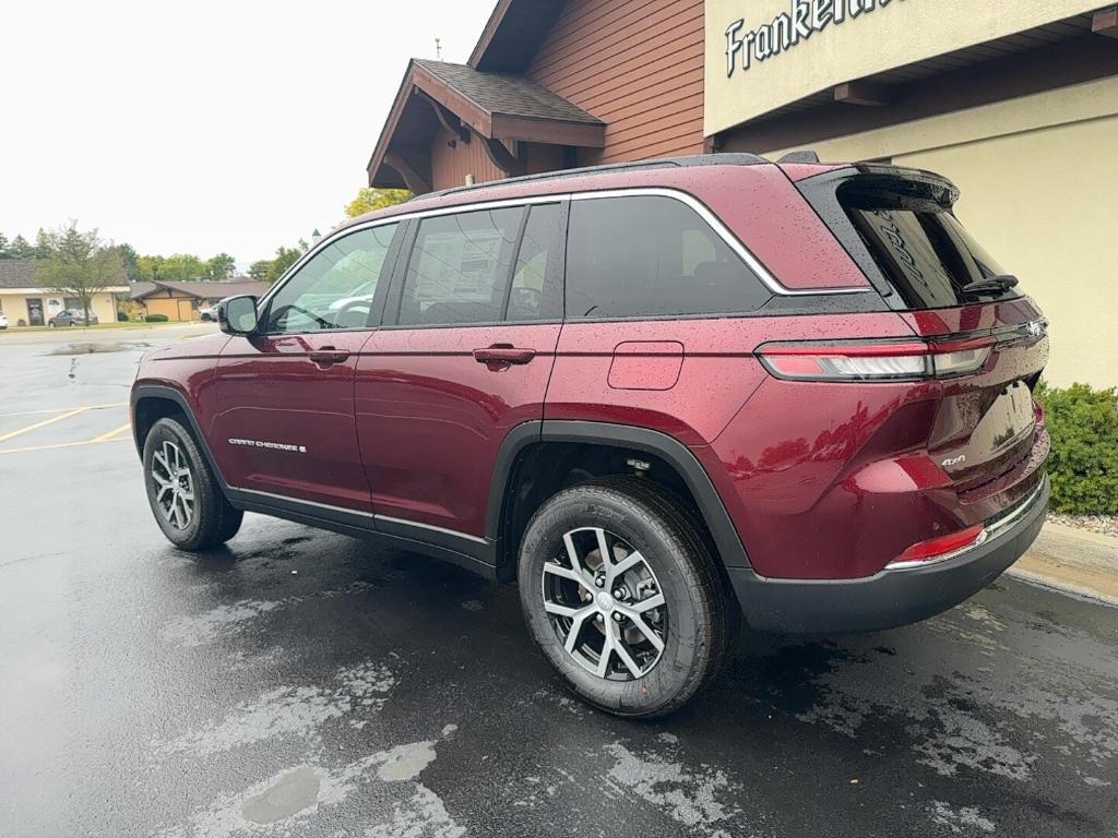new 2025 Jeep Grand Cherokee car, priced at $40,124