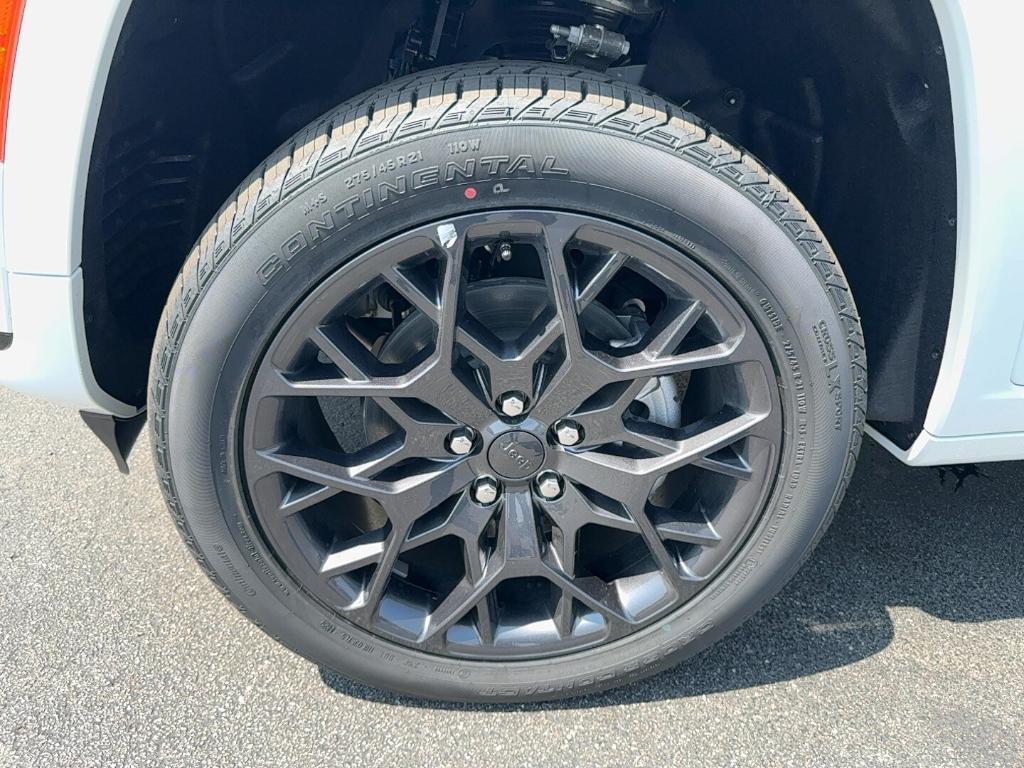 new 2025 Jeep Grand Cherokee L car, priced at $67,326