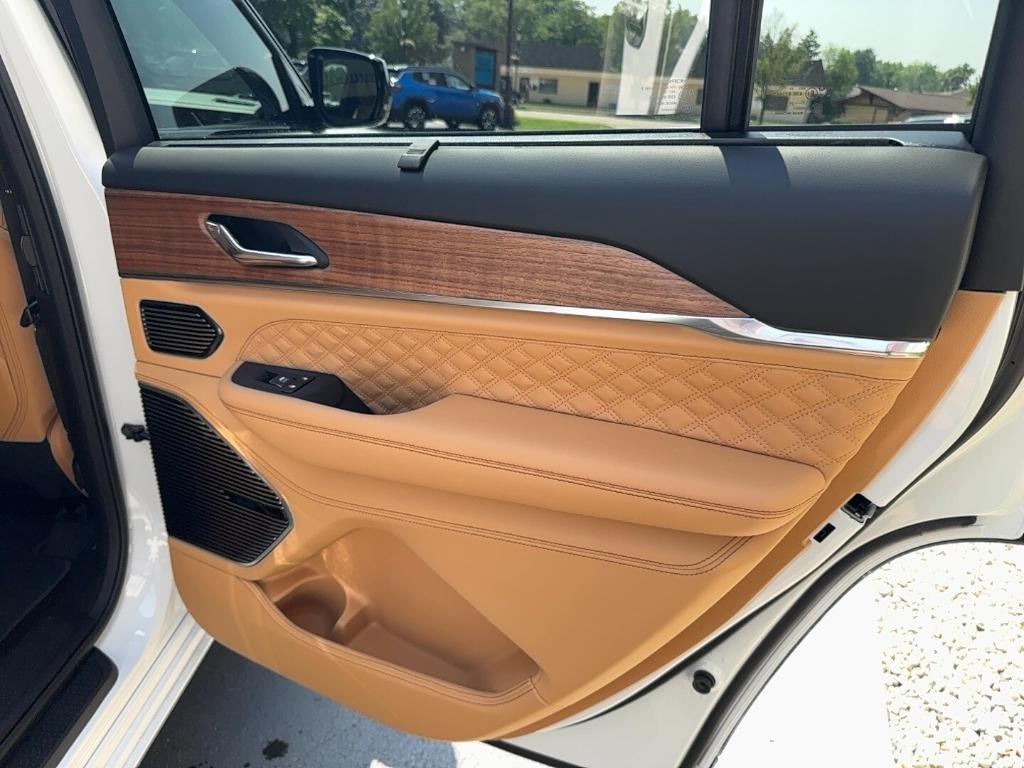 new 2025 Jeep Grand Cherokee L car, priced at $67,326