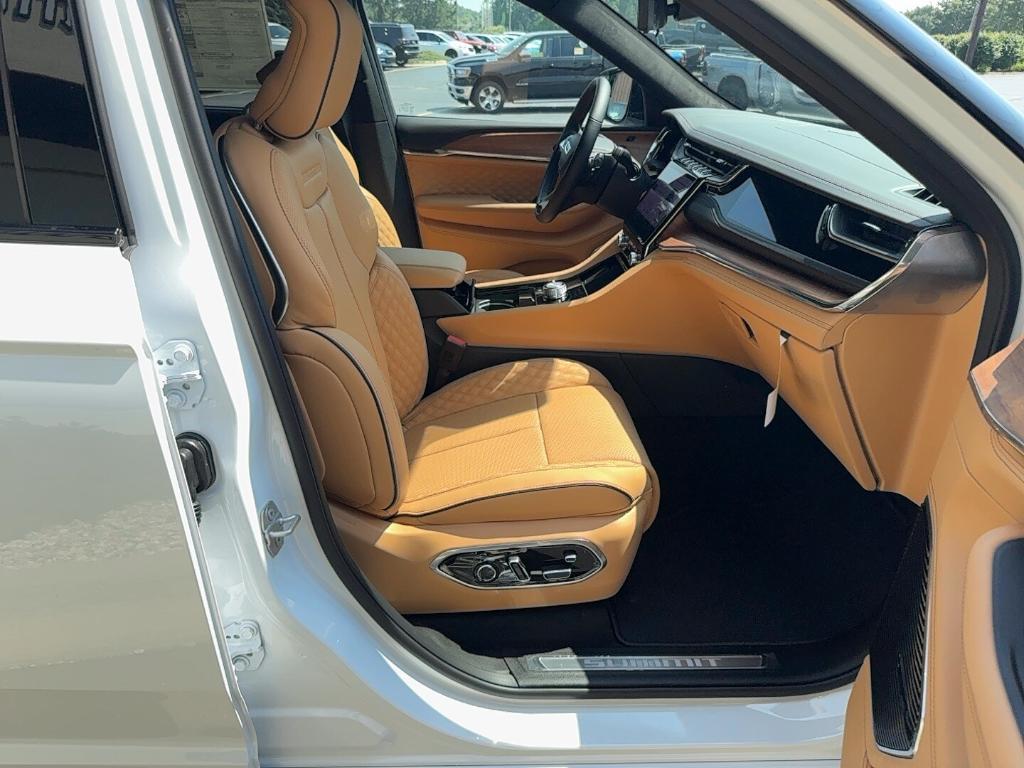 new 2025 Jeep Grand Cherokee L car, priced at $67,326