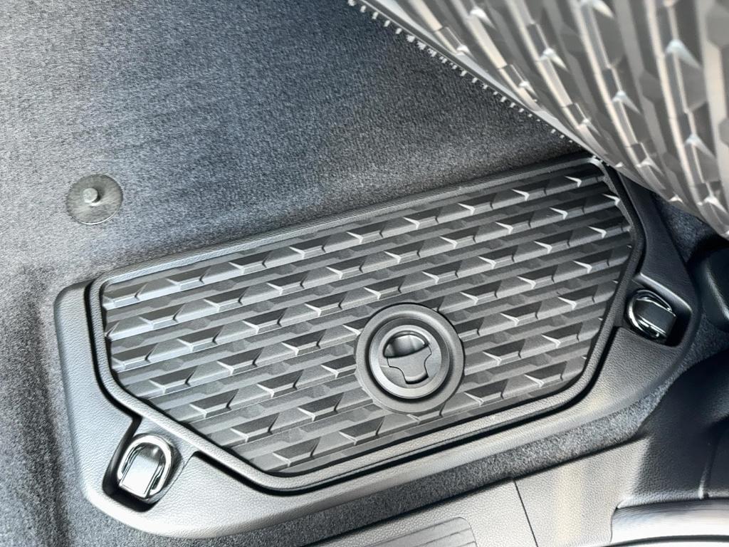 new 2025 Ram 1500 car, priced at $40,604