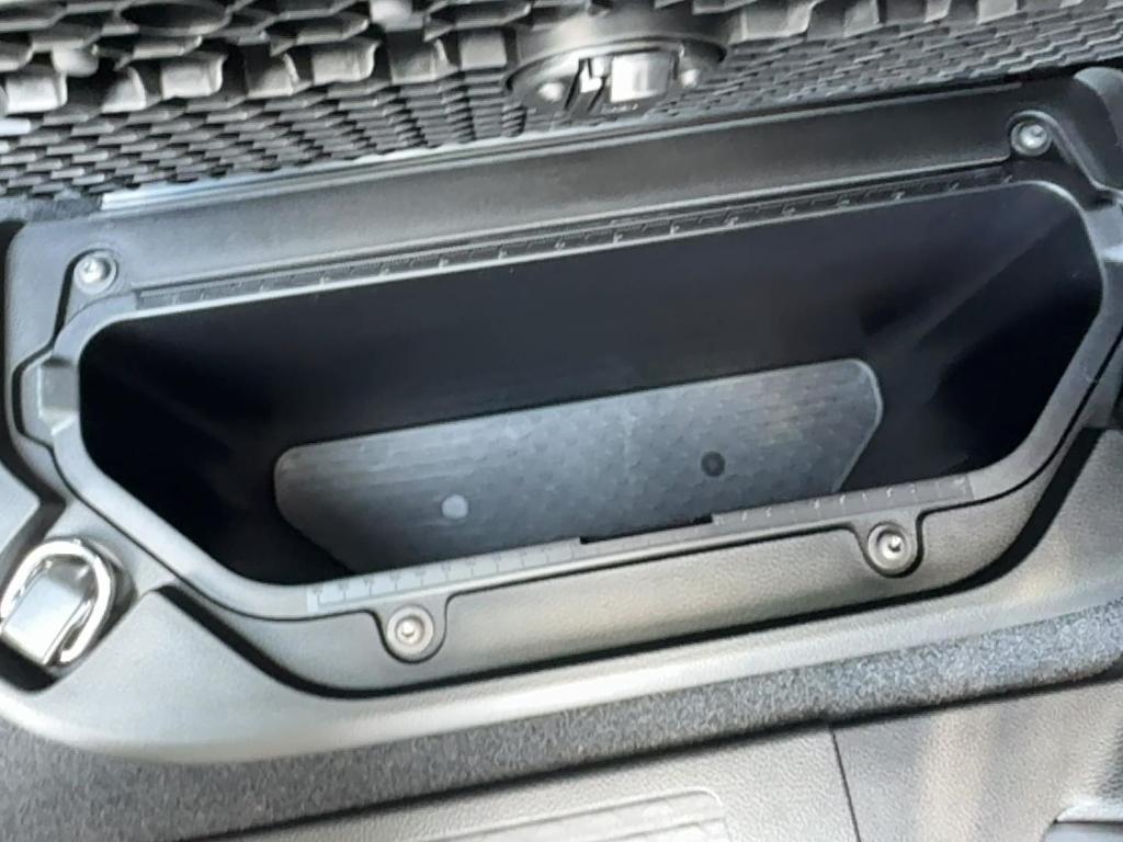 new 2025 Ram 1500 car, priced at $40,604