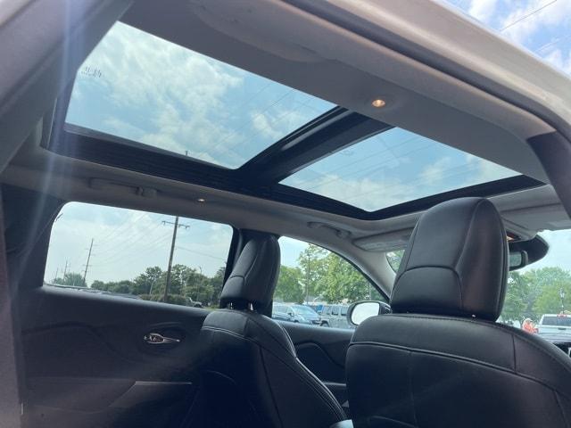 used 2022 Jeep Cherokee car, priced at $27,500