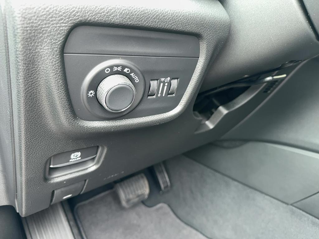 new 2025 Jeep Grand Cherokee L car, priced at $41,324