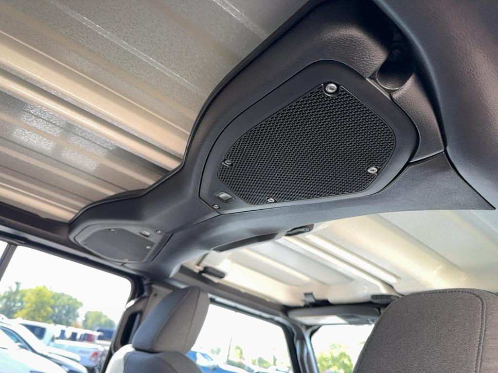 new 2025 Jeep Gladiator car, priced at $47,003