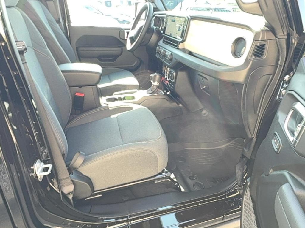 new 2025 Jeep Gladiator car, priced at $47,003