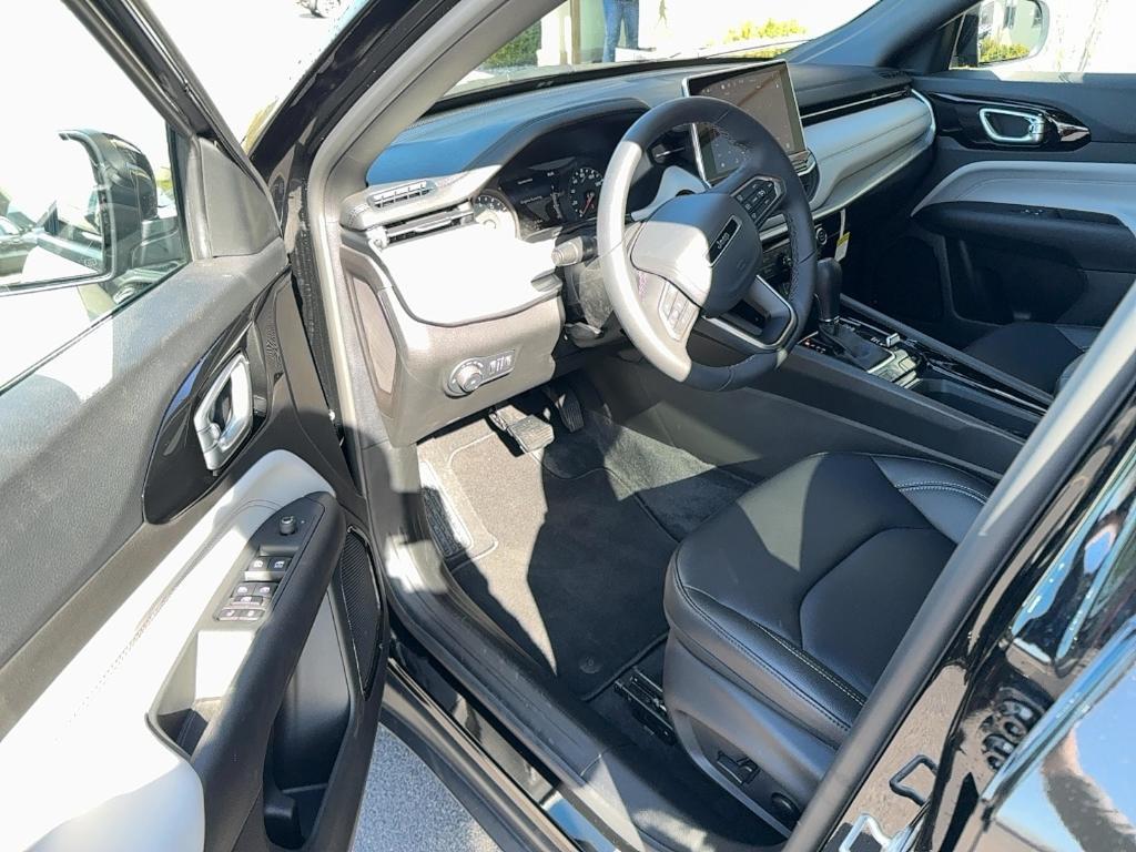 new 2025 Jeep Compass car, priced at $31,343