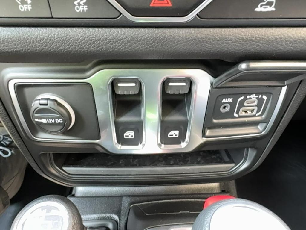 new 2025 Jeep Wrangler car, priced at $31,935