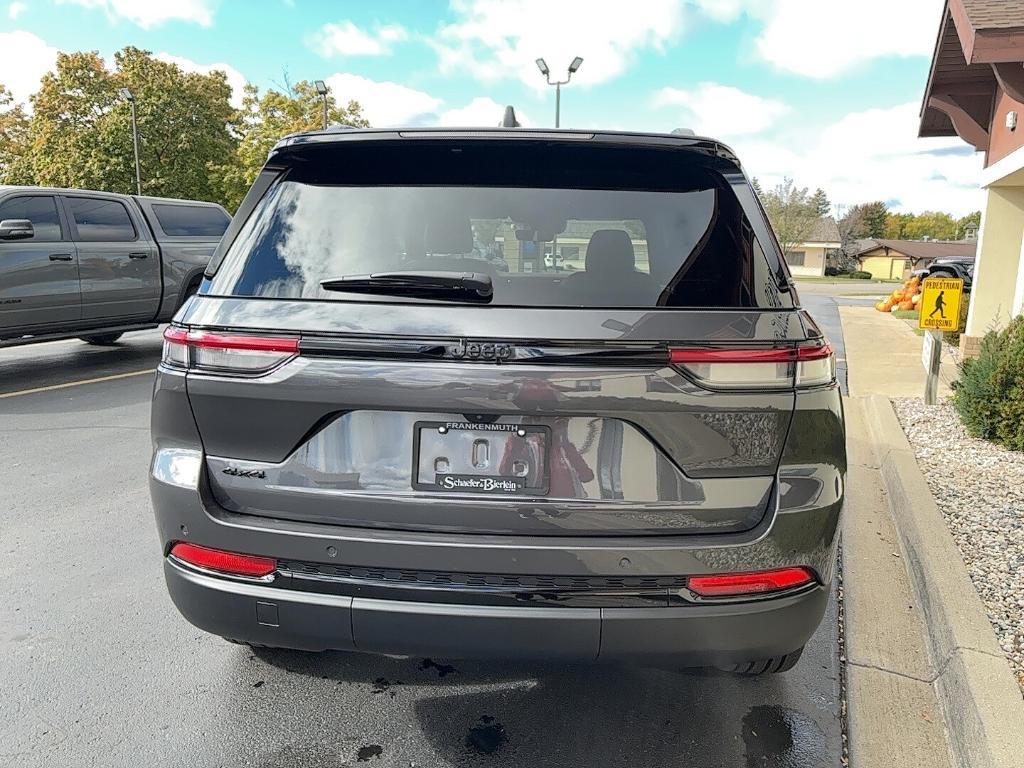 new 2025 Jeep Grand Cherokee car, priced at $43,308