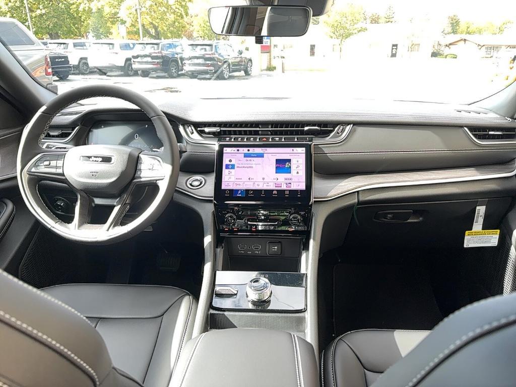 new 2025 Jeep Grand Cherokee car, priced at $43,308