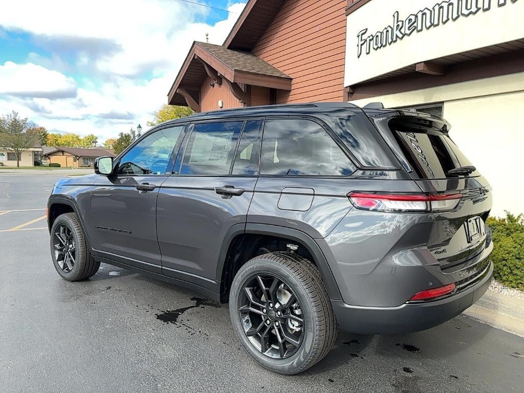 new 2025 Jeep Grand Cherokee car, priced at $43,308