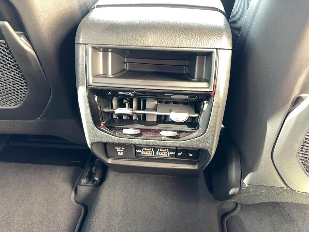 new 2025 Jeep Grand Cherokee car, priced at $43,308