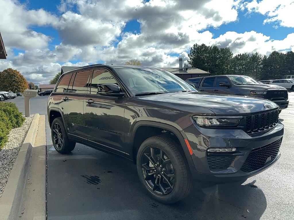 new 2025 Jeep Grand Cherokee car, priced at $43,308
