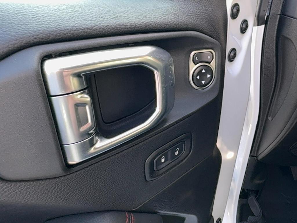 new 2025 Jeep Wrangler car, priced at $58,523