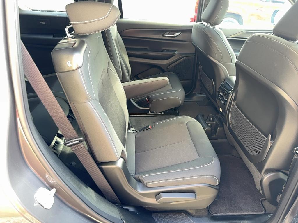new 2025 Jeep Grand Cherokee L car, priced at $40,724