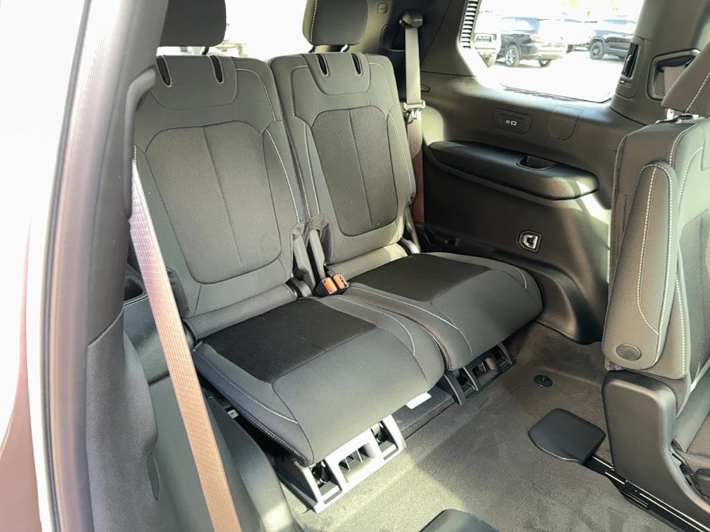new 2025 Jeep Grand Cherokee L car, priced at $43,224