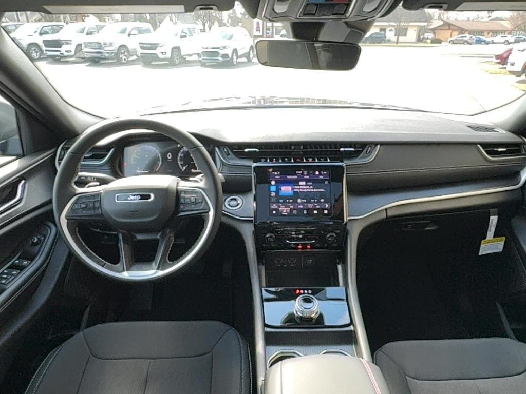 new 2025 Jeep Grand Cherokee L car, priced at $40,724