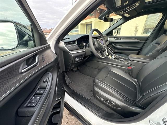 new 2025 Jeep Grand Cherokee 4xe car, priced at $51,735