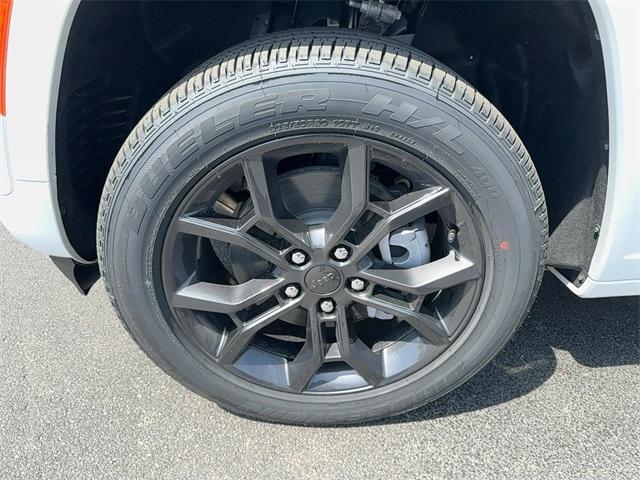 new 2025 Jeep Grand Cherokee L car, priced at $51,312