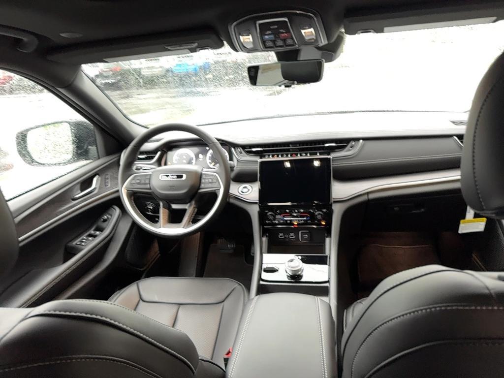new 2025 Jeep Grand Cherokee L car, priced at $53,682
