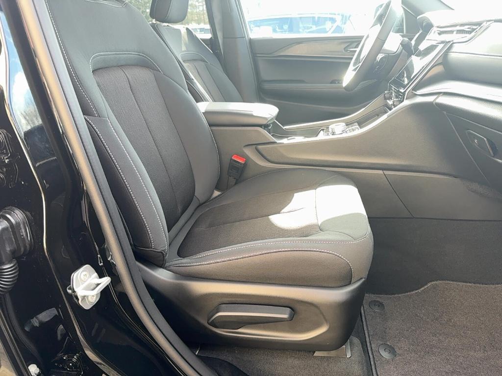 new 2025 Jeep Grand Cherokee L car, priced at $41,125