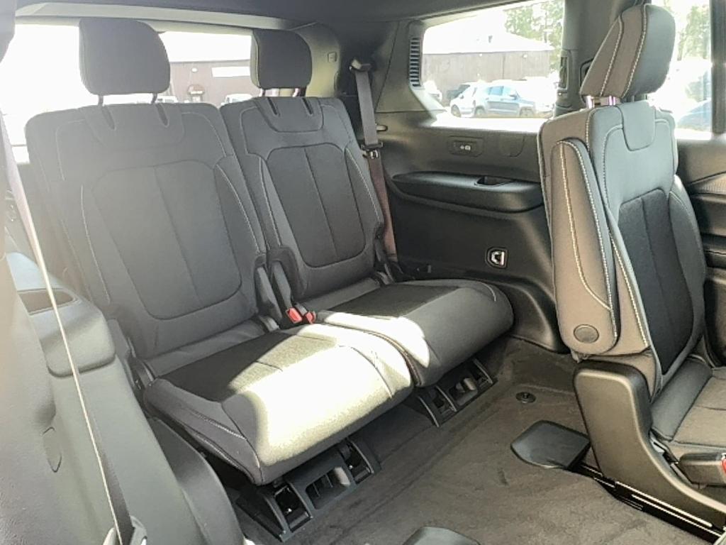 new 2025 Jeep Grand Cherokee L car, priced at $41,125