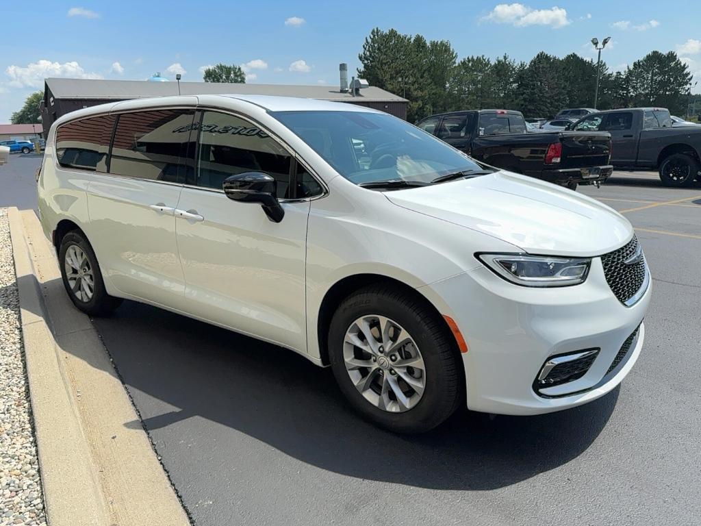new 2025 Chrysler Pacifica car, priced at $45,190