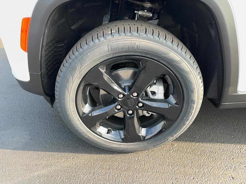 new 2025 Jeep Grand Cherokee car, priced at $49,271