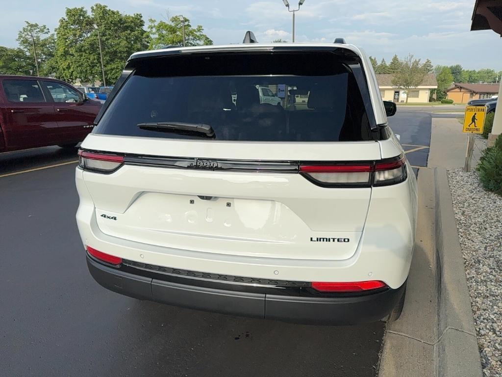 new 2025 Jeep Grand Cherokee car, priced at $49,271
