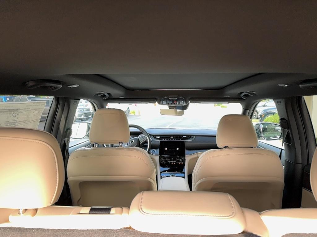 new 2025 Jeep Grand Cherokee car, priced at $49,271