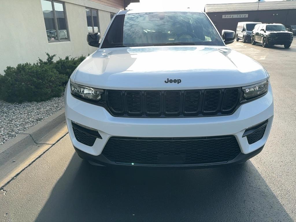 new 2025 Jeep Grand Cherokee car, priced at $49,271