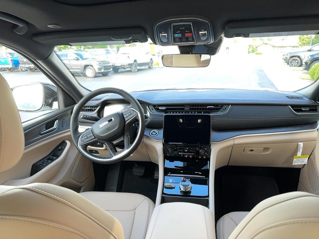 new 2025 Jeep Grand Cherokee car, priced at $49,271