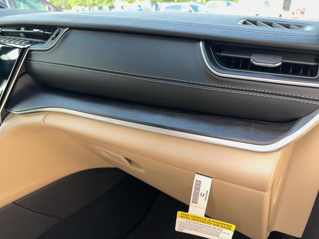 new 2025 Jeep Grand Cherokee car, priced at $49,271