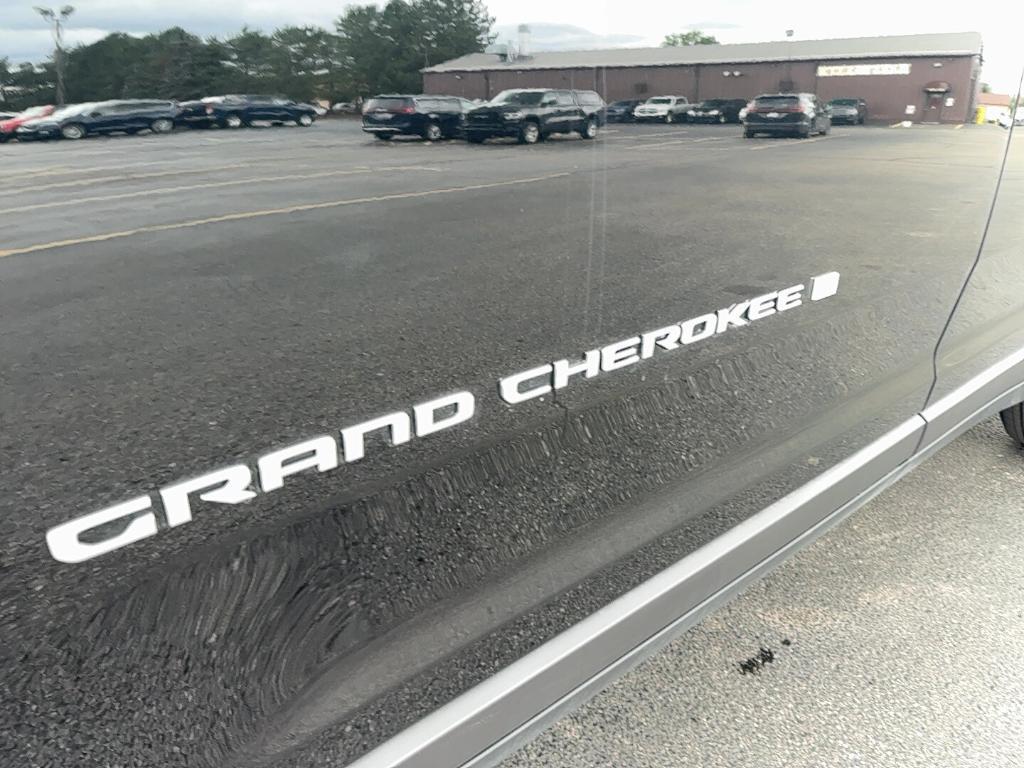 new 2025 Jeep Grand Cherokee L car, priced at $43,424